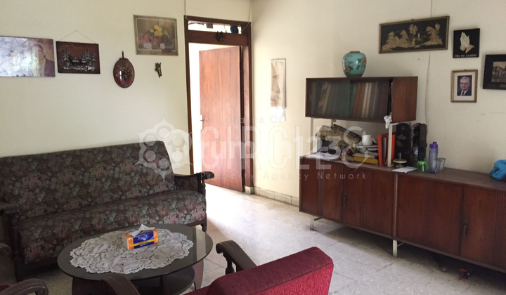 Rumah Luas Strategis di Burangrang, Bandung