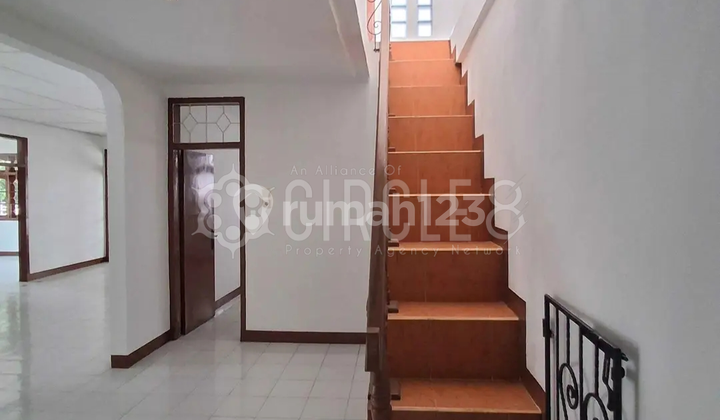 Jual cepat dan murah rumah di Kiara condong 2