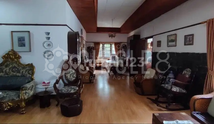 Rumah Luas dan Asri di daerah Dago, Bandung Rumah Luas dan Asri di daerah Dago, Bandung