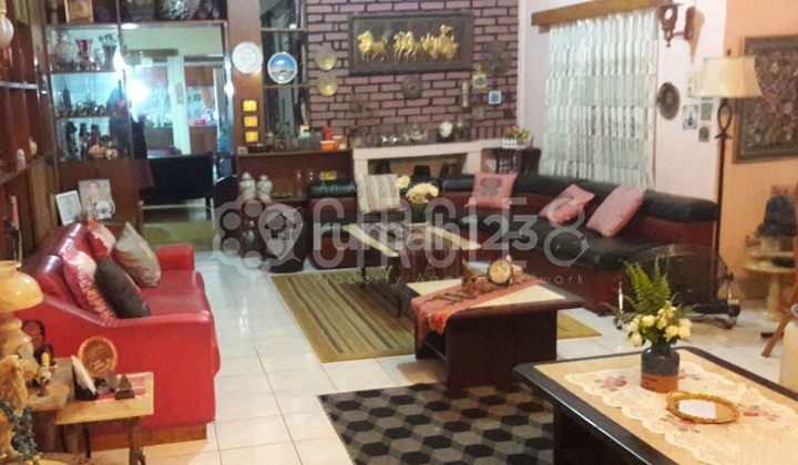 Rumah Besar dan Luas di daerah Dago, Bandung Rumah Besar dan Luas di daerah Dago, Bandung