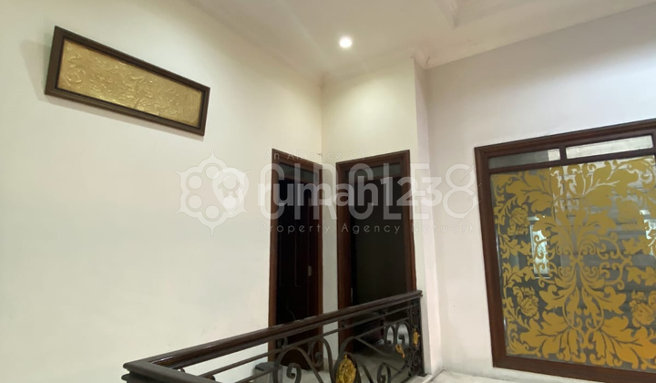 Rumah mewah semi furnished di Kiaracondong 2