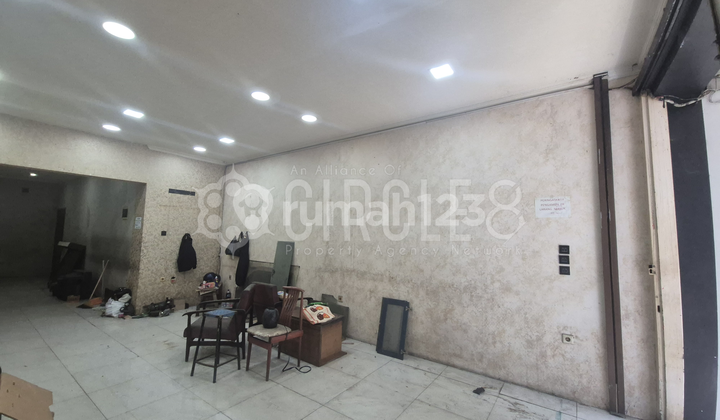 Ruang Usaha yang Luas di Dago Bawah, Bandung