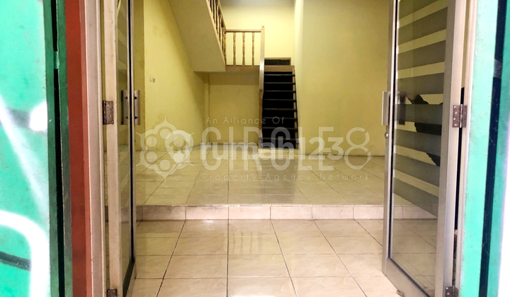 Ruko strategis 2 lantai di Cicadas, Bandung