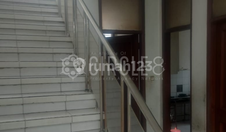 Rumah Luas Nyaman di Gatot Subroto, Bandung 2