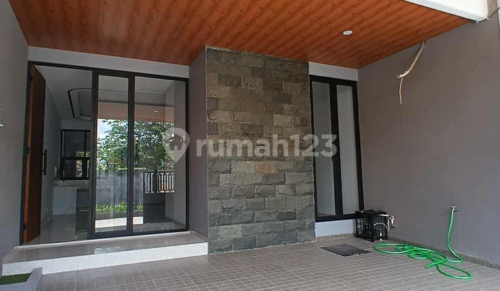 Manyar Tirtoyoso Tompotika Near Kertajaya Dharmahusada Galaxy Mall 2