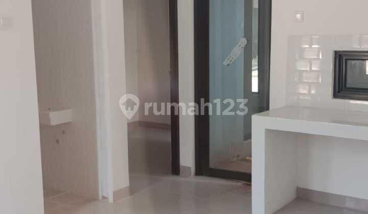 foto lainnya dijual rumah baru 2 lantai