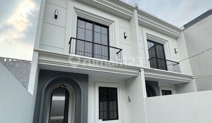 New American Classic House in North Meruya, West Jakarta