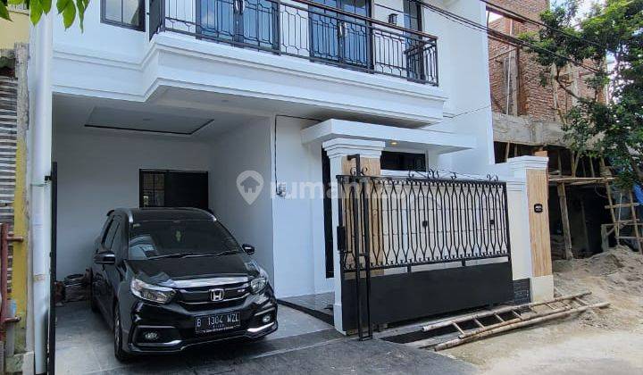 Dijual Rumah Bagus Dan Rapi 2 Lantai Semi Furnished Di Pamulang 1