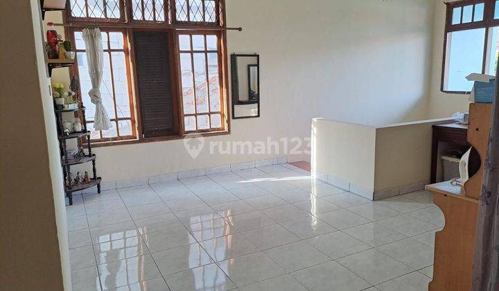 Dijual Rumah 2 Lantai Hadap Barat Posisi Strategis Kebon Jeruk 2