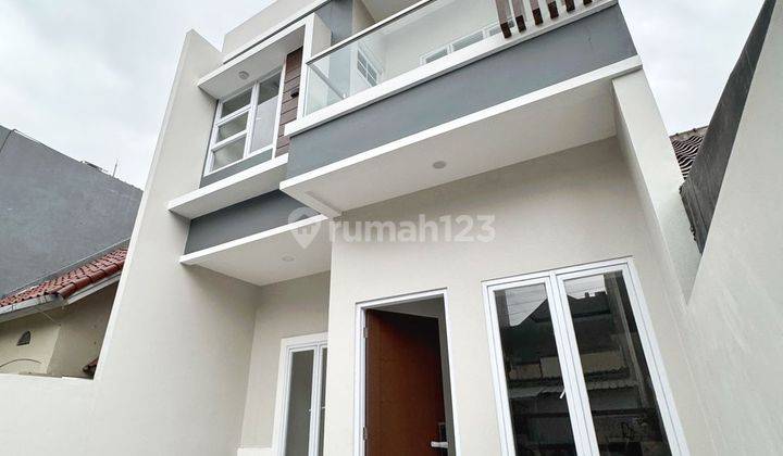 Dijual Rumah 2 Lantai Hadap Timur Laut Metland Puri 1