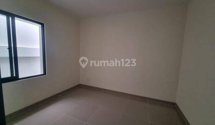 Rumah Cantik Dengan Attic Room Cluster Leonora Summarecon Serpong 2