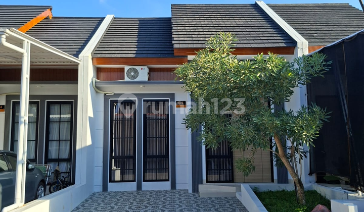 SHM House Ready to Live In, Wide Car Access, Comfortable for Family SHM House Ready to Live In, Wide Car Access, Comfortable for Family