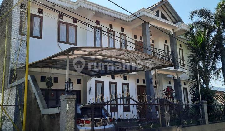 Dijual cepat rumah 2 lantai siap huni di Bandung! Cocok untuk hunian keluarga besar atau usaha rumah kost 1