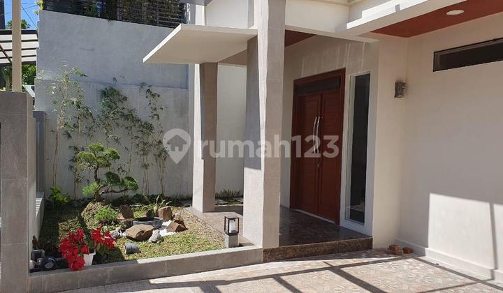 Rumah Minimalis 2.5 Lantai Siap Huni di Komplek Batununggal Indah Rumah Minimalis 2.5 Lantai Siap Huni di Komplek Batununggal Indah