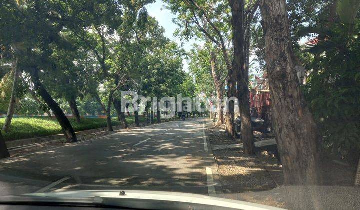 RUMAH RAWA BADAK PARKIRAN BISA 4 MOBIL 2