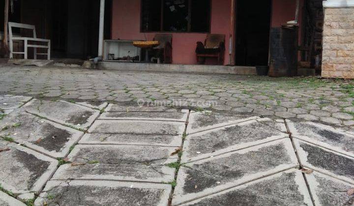 Dijual Tanah bonus Rumah di Jl. Menur II 1