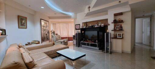 Dijual Cepat Apartemen Full Furnish 3BR Taman Anggrek  2