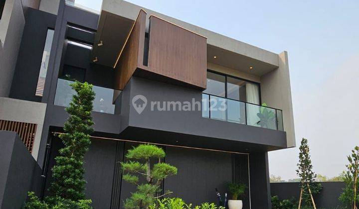 Rumah 2 Lantai View Danau Akses Toll 4 Kamar Tidur Exclusive  1