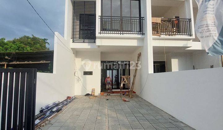 Rumah 2 Lantai Modern Minimalis Siap Huni Nempel Gerbang Toll  1