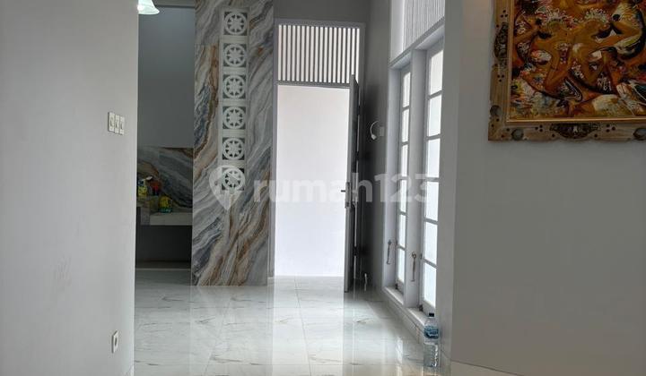 Rumah Elegant American Classic Deket Gerbang Toll Kawasan Elite 2