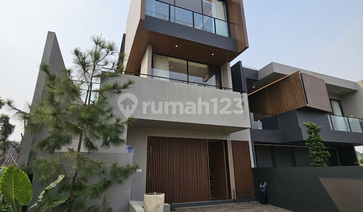 Rumah Mewah Elegant Lantai View Danau Kawasan Vasanta Ecotown