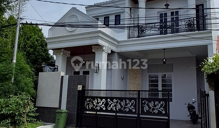 Rumah Elegant American Classic Hanya 5 Menit Ke Gerbang Toll