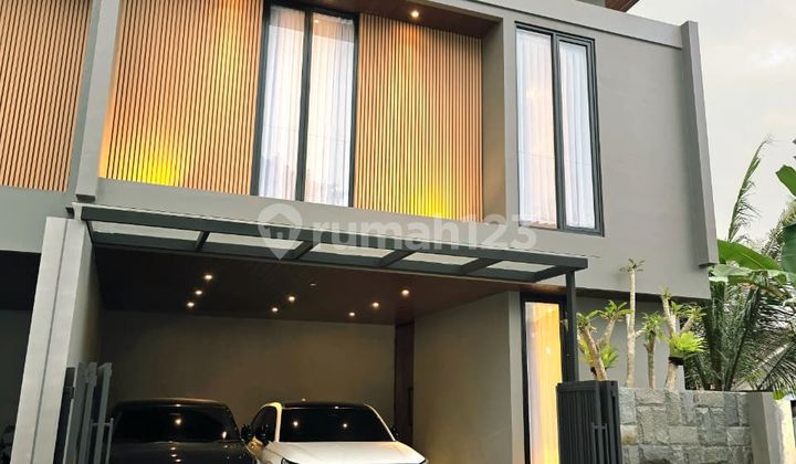 Ready to Occupy Luxurious Limited Units in Jogja Near Maguwoharjo Stadium Type 177/97M2 3BR+3Bath Only 1.695M