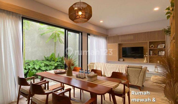 DIJUAL RUMAH LUXURY 2 LANTAI DEKAT AMBARUKMO PLAZA JOGJA 1