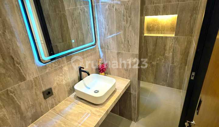 Megah Full Furnished Type 115/117m2 3KT+2KM di Sleman Jual Cepat SHM READY Siap KPR  2