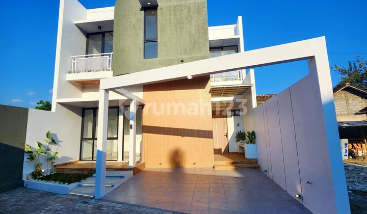 Siap Huni Megah 2 Lantai 1,9 KM dari Samsat Sleman Jogja Type 100/104m2 3KT+3KM SHM READY Siap KPR