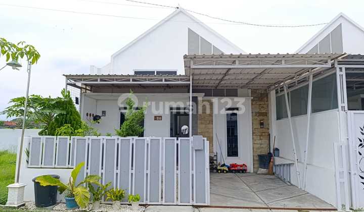 Ready to Occupy 2 Minutes from Prambanan Toll Exit, Ideal for First Home, Type 48/79 2BR+1 Maid's Room, Ready for Mortgage.