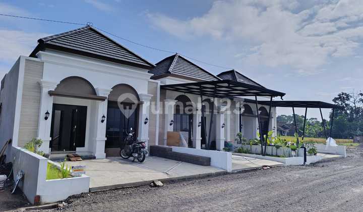 Super Cheap!!! Only 420 Million for a Modern Limasan House Type 36/73M2 in Prambanan Klaten, Ready for KPR.