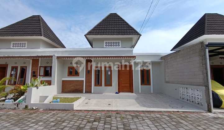 Rumah Limasan Modern Dalam Perumahan One Gate System di Prambanan Type 40/73M2 (2Kt+1Km) Cuma 445M2