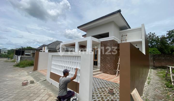 Ready-to-Occupy House Type 85/122m2 3BR+2BR in Wedomartani Sleman Price 925Million SHM READY KPR Ready 2