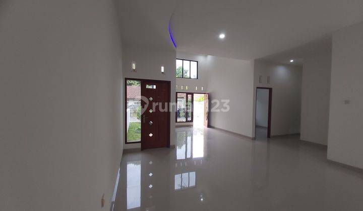 RUMAH SIAP HUNI DENGAN KONSEP OPEN SPACE TERMURAH DI SLEMAN !! 2