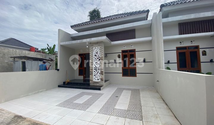 Sisa 1 Unit Rumah Pesan Bangun Konsep Limasan Modern Cuma 365JT Type 36/91m2 Lokasi Utara UNWIDHA