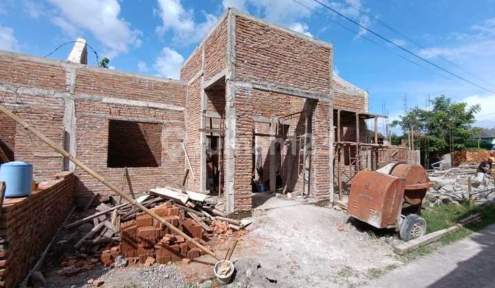 Siap Huni Dalam Proses Bangun Type 65/83M2 3Kt+2Km di Prambanan SHM Ready Cuma 493Jt Nego Siap KPR Siap Huni Dalam Proses Bangun Type 65/83M2 3Kt+2Km di Prambanan SHM Ready Cuma 493Jt Nego Siap KPR