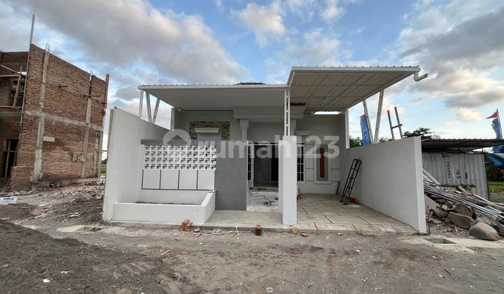 Cuma 287Juta Dapet Tanah+Bangunan Konsep American Classic Type 30/66m2 Lokasi Dekat Exit Tol Klaten