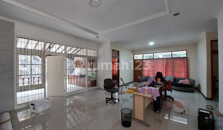 Di Jual Rumah Hoek Sudah Renovasi di Taman Ciutereup Cimahi 