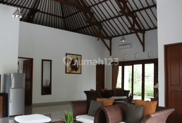 Villa on Barawa Beach Bali with Natural and Comfortable Design 1