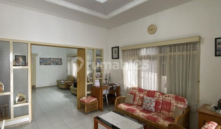 Jual Cepat! Rumah Ada lift di Pusat Kota Bandung Jual Cepat! Rumah Ada lift di Pusat Kota Bandung