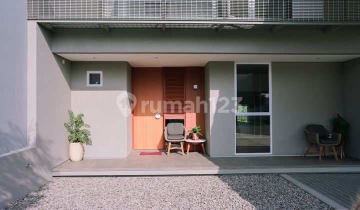 Lake View House in Kumalasinta Semi Furnished at New Parahyangan City