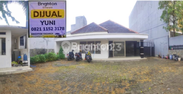 Down 28.5 M --> 27.5 M 2-Story House in Strategic Commercial Area Tanah Abang