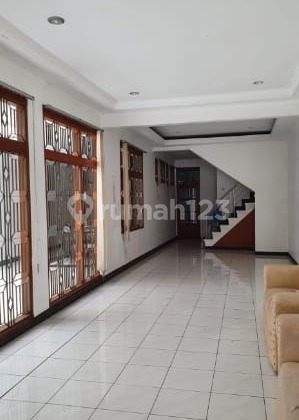 Rumah Nyaman dan Luas di Batununggal Harga Hitung Tanah 2