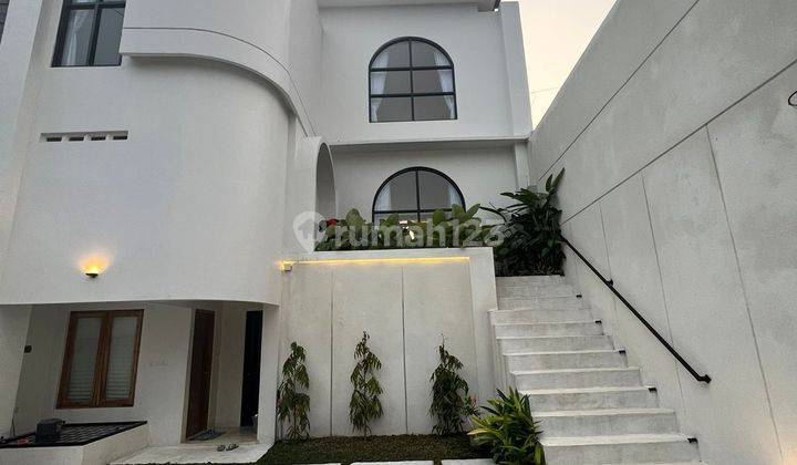 Rumah Baru Nuansa Villa di Lokasi Elit Kota Bandung 1
