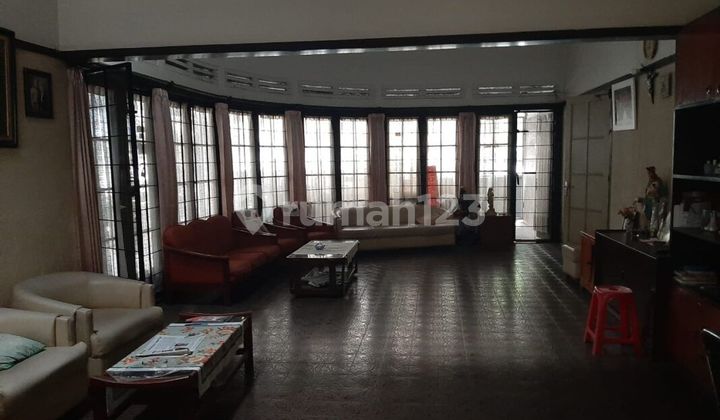 Rumah Nyaman Cocok Untuk Ruang Usaha di Sayap Riau Bandung