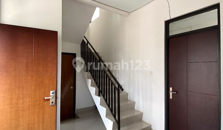 Rumah Modern Bernuansa Asrindi Padasuka Atas Rumah Modern Bernuansa Asrindi Padasuka Atas