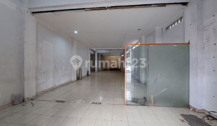 Business Space on Jend. H. Amir Machmud Main Road, Cimahi