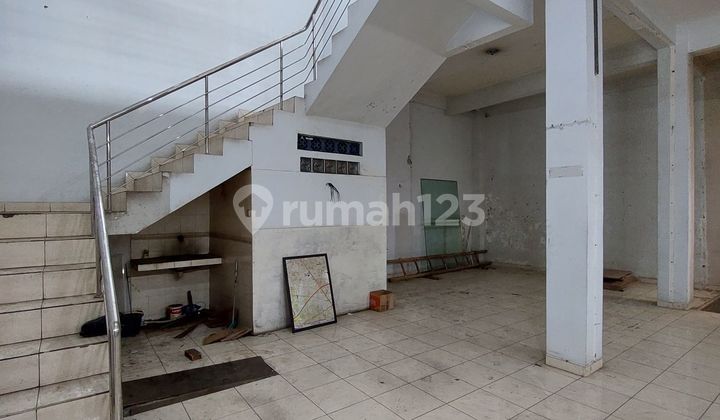 Business Space on Jend. H. Amir Machmud Main Road, Cimahi