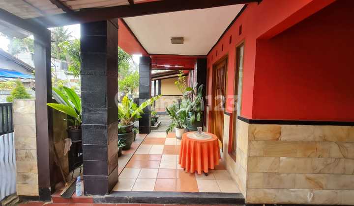 House in a Strategic Location Near Highway Access